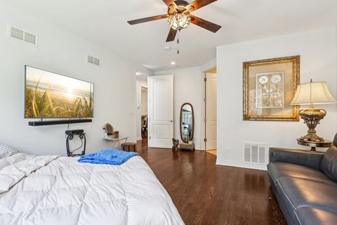 Tiny photo for 1209 W CHARLES Lane, Westmont, IL 60559 (MLS # 12486359)