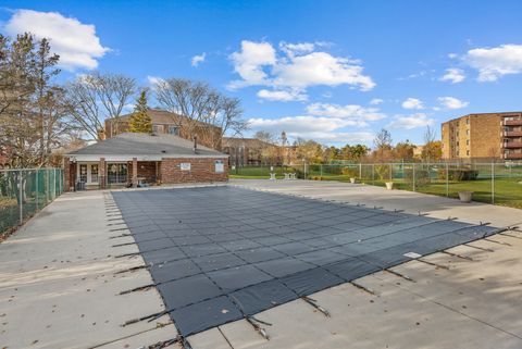 A home in Elk Grove Village