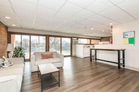 Tiny photo for 4225 Saratoga Avenue #311B, Downers Grove, IL 60515 (MLS # 12604804)