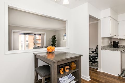 Tiny photo for 4225 Saratoga Avenue #311B, Downers Grove, IL 60515 (MLS # 12604804)