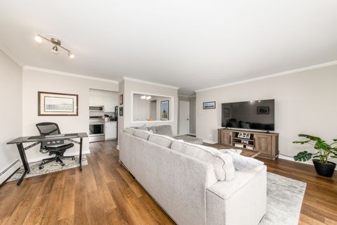 Tiny photo for 4225 Saratoga Avenue #311B, Downers Grove, IL 60515 (MLS # 12604804)