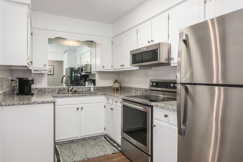 Tiny photo for 4225 Saratoga Avenue #311B, Downers Grove, IL 60515 (MLS # 12604804)