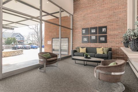 Tiny photo for 4225 Saratoga Avenue #311B, Downers Grove, IL 60515 (MLS # 12604804)