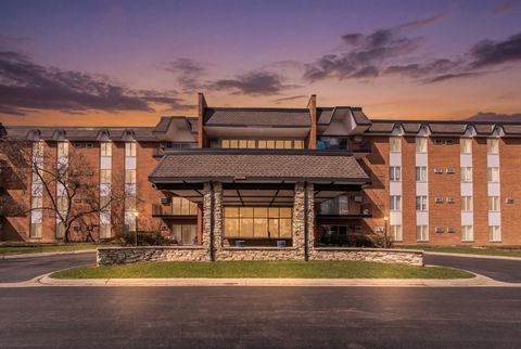 Tiny photo for 4225 Saratoga Avenue #311B, Downers Grove, IL 60515 (MLS # 12604804)