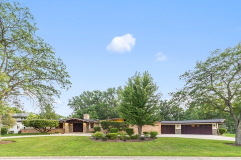 Tiny photo for 13 Yorkshire Drive, Lincolnshire, IL 60069 (MLS # 12763880)