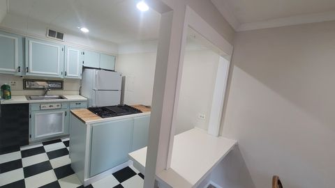 Tiny photo for 1800 Fayette Walk Walk #E, Hoffman Estates, IL 60169 (MLS # 12503080)