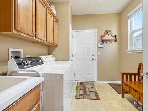 Tiny photo for 3001 Ravinia Circle, Mundelein, IL 60060 (MLS # 12525753)