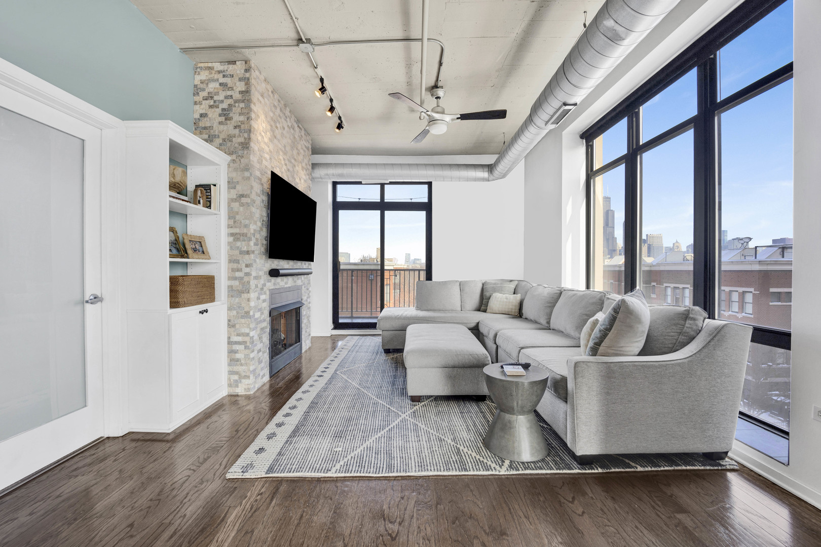 1525 S Sangamon Street 301