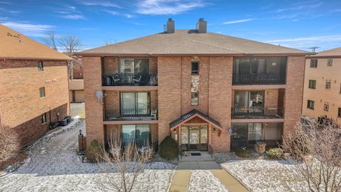 Tiny photo for 16819 81st Avenue #1S, Tinley Park, IL 60477 (MLS # 12593333)