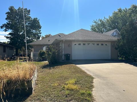 Tiny photo for 827 14th Avenue, Fulton, IL 61252 (MLS # 12489080)