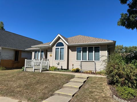Tiny photo for 827 14th Avenue, Fulton, IL 61252 (MLS # 12489080)