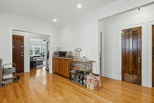 1411 W BYRON Avenue 2