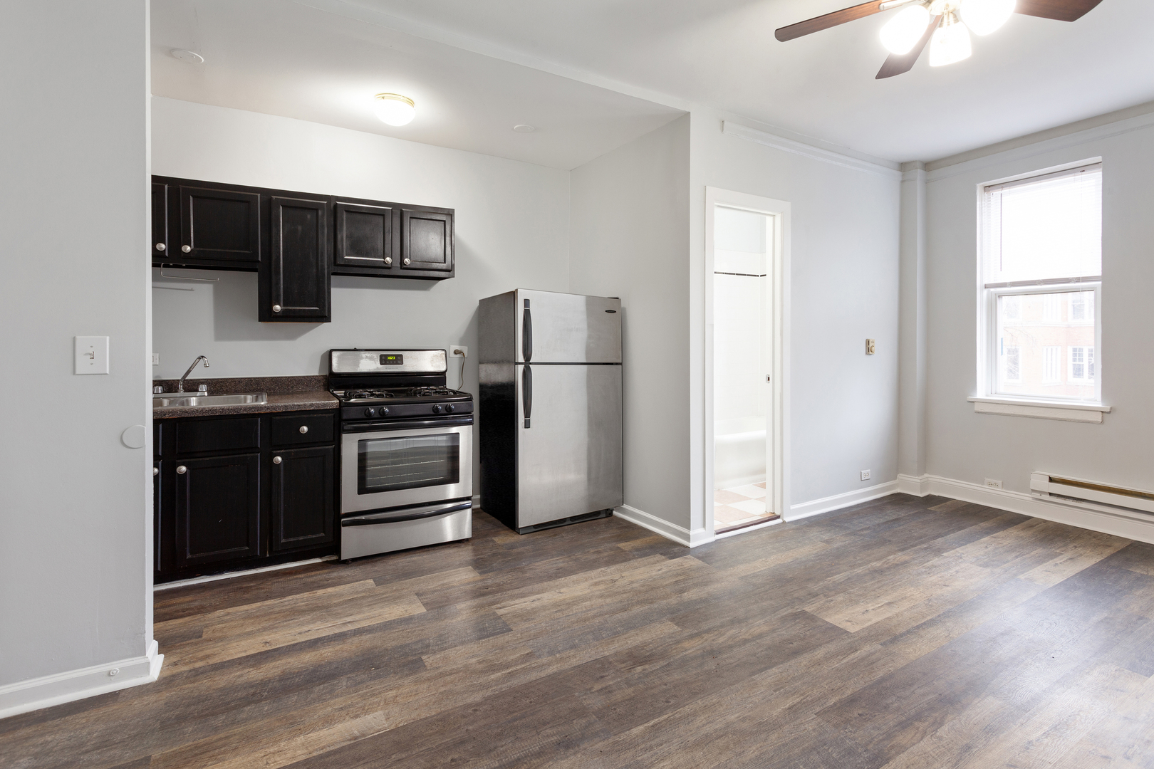 5860 N Kenmore Avenue 501