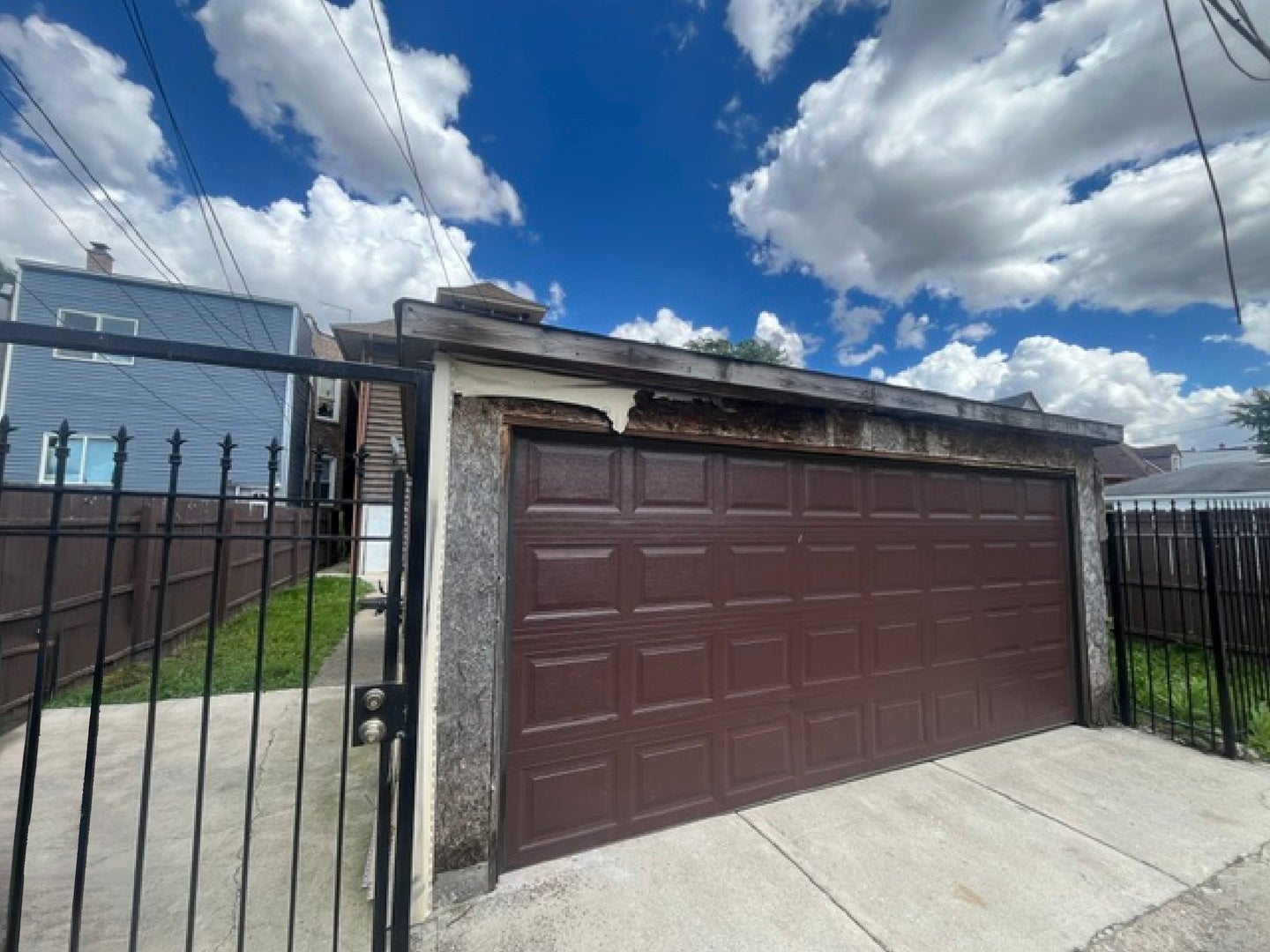 952 N Massasoit Avenue