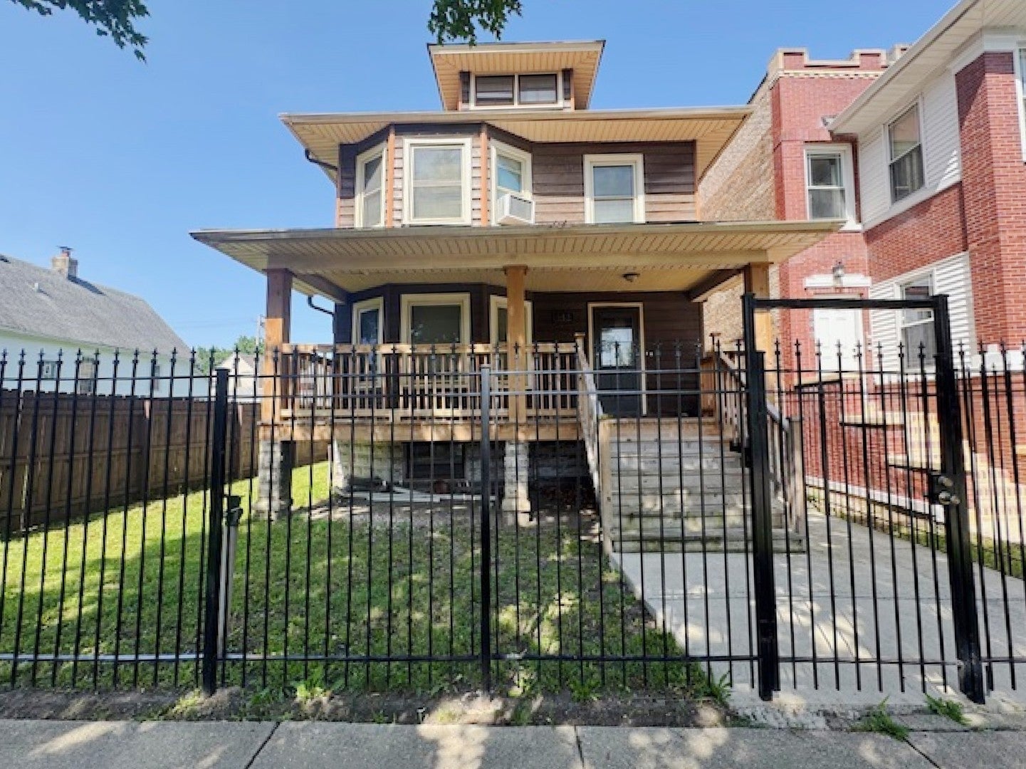 952 N Massasoit Avenue