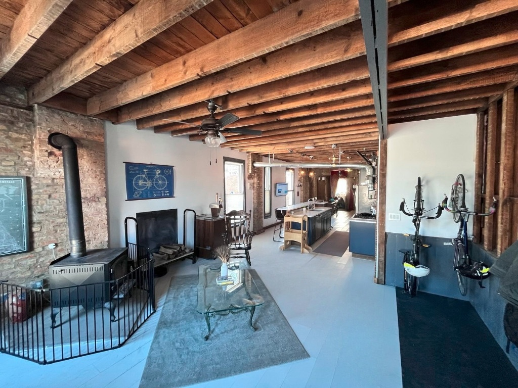 1413 W 16th Street