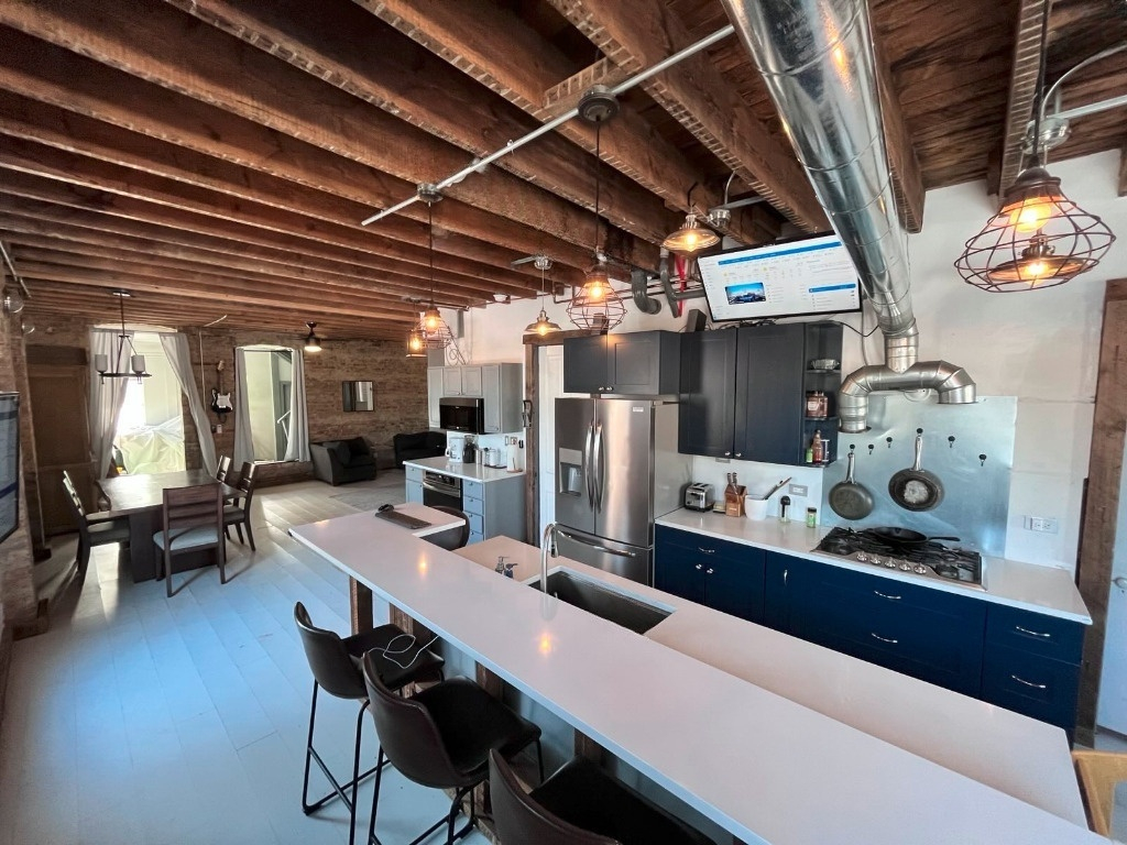 1413 W 16th Street