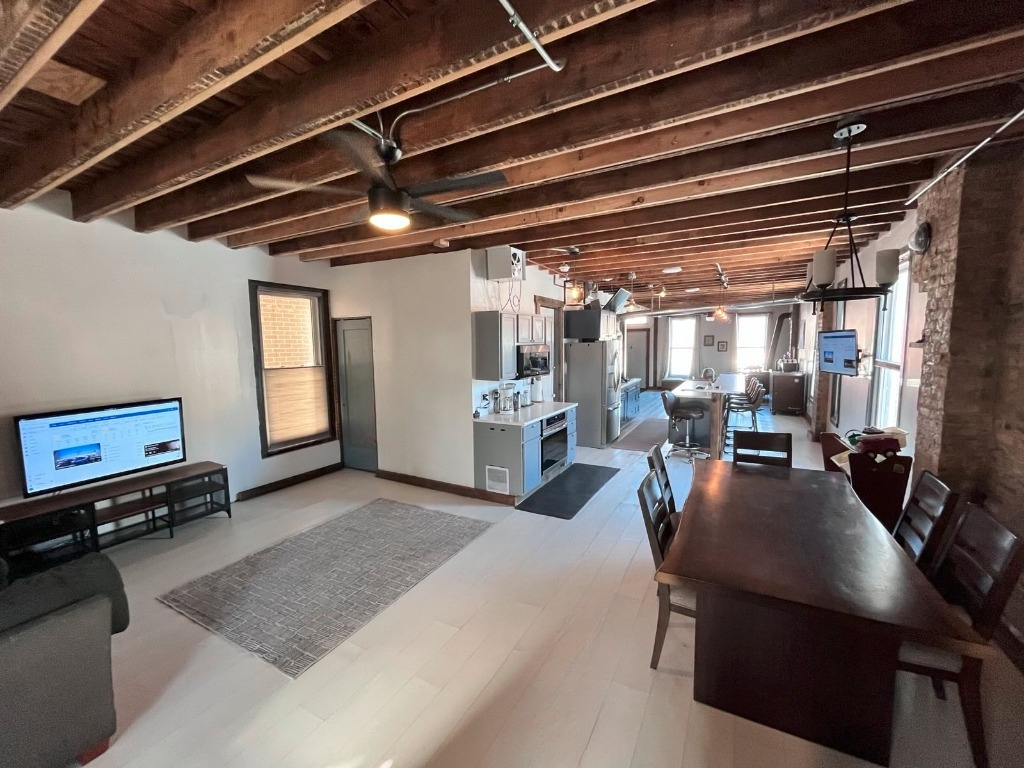 1413 W 16th Street