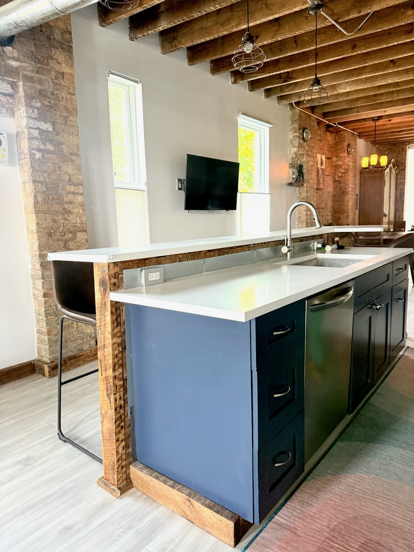 1413 W 16th Street