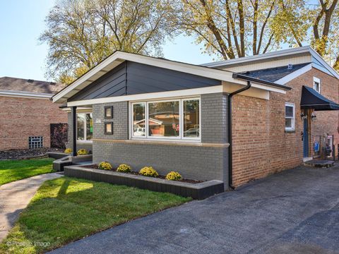 A home in Evergreen Park