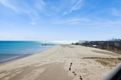 Tiny photo for 5855 N Sheridan Road #9B, Chicago, IL 60660 (MLS # 12586839)