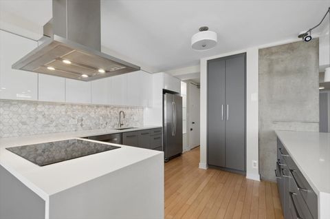 Tiny photo for 5855 N Sheridan Road #9B, Chicago, IL 60660 (MLS # 12586839)