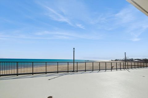 Tiny photo for 5855 N Sheridan Road #9B, Chicago, IL 60660 (MLS # 12586839)