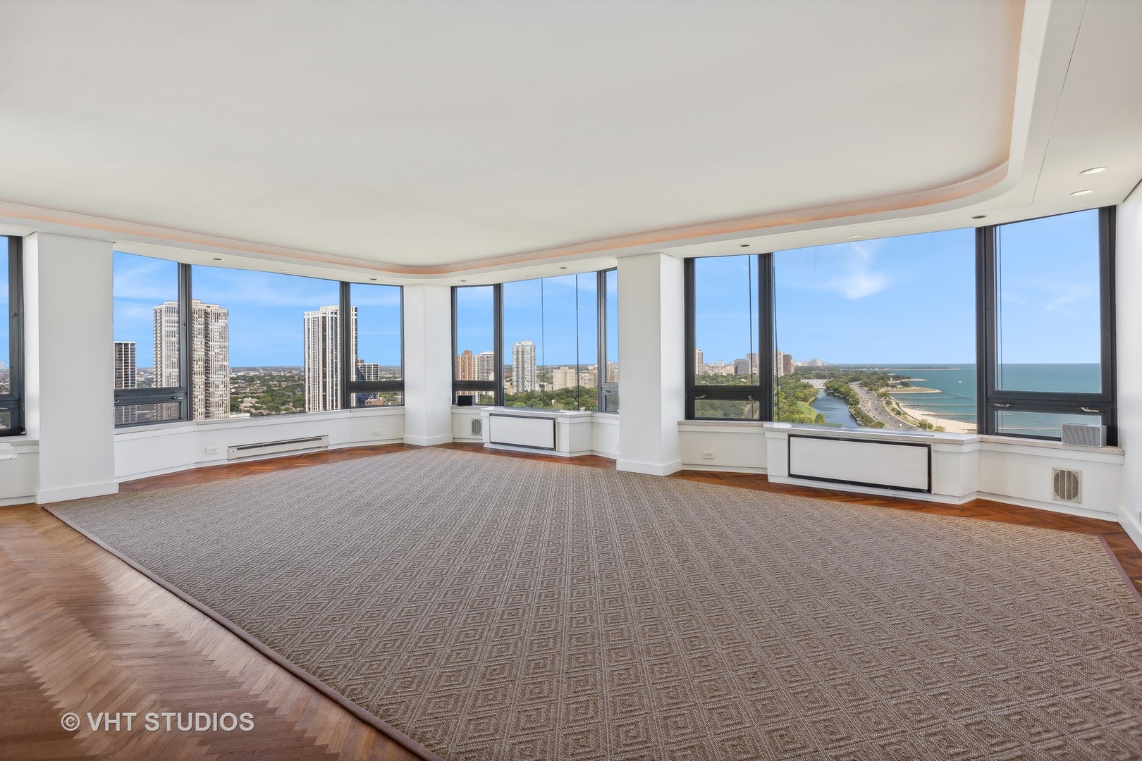 1555 N Astor Street 28EW