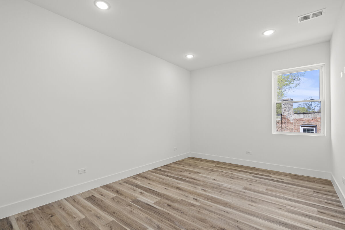 6538 S Rhodes Avenue 2