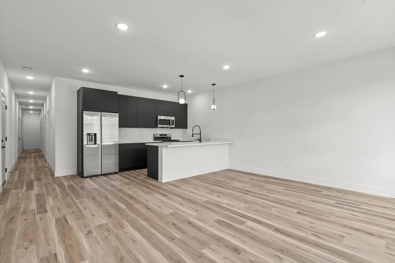 6538 S Rhodes Avenue 2