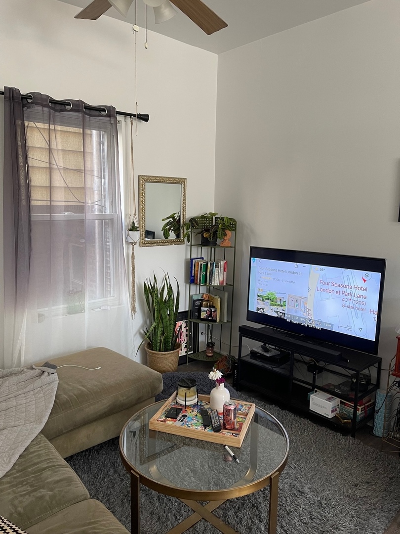 912 N ASHLAND Avenue 2C