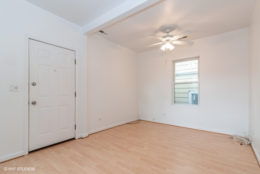 912 N ASHLAND Avenue 2C