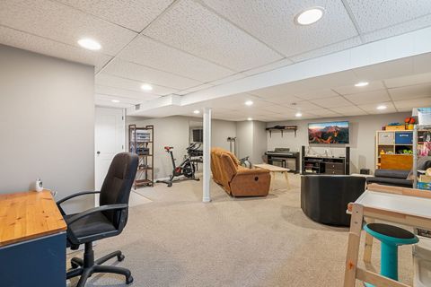 Tiny photo for 205 Huntington Court, La Grange Park, IL 60526 (MLS # 12465983)