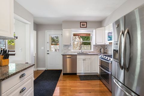 Tiny photo for 205 Huntington Court, La Grange Park, IL 60526 (MLS # 12465983)