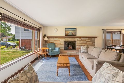 Tiny photo for 205 Huntington Court, La Grange Park, IL 60526 (MLS # 12465983)