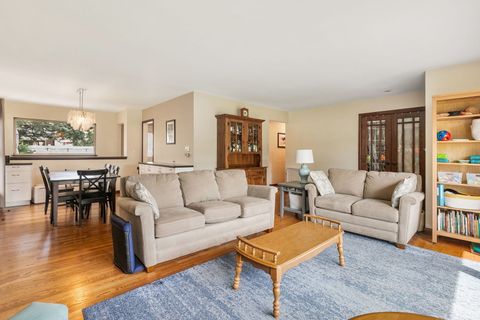Tiny photo for 205 Huntington Court, La Grange Park, IL 60526 (MLS # 12465983)