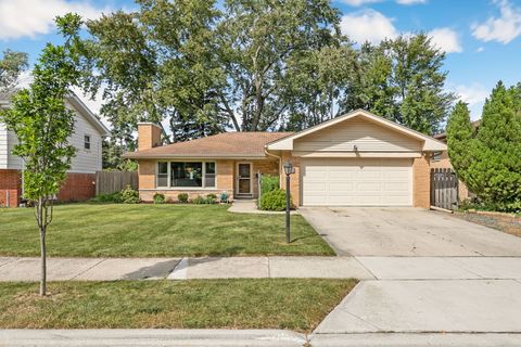 Photo of 205 Huntington Court, La Grange Park, IL 60526 (MLS # 12465983)