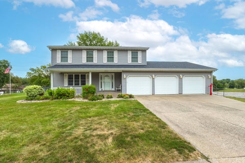 Photo of 3715 Fairhaven Road, Davenport, IA 52807 (MLS # 12754189)