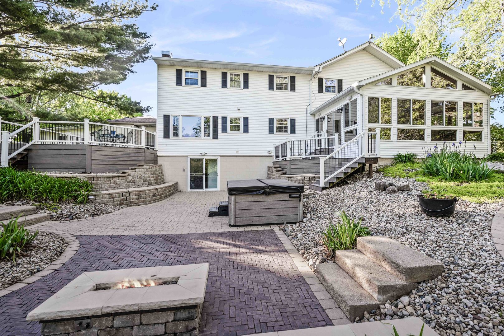 19423 Lakeside Lane