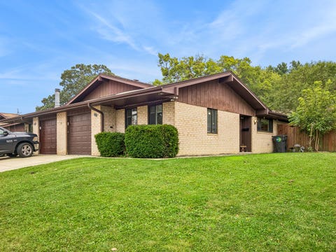 Tiny photo for 131 Innsbrook Drive, Streamwood, IL 60107 (MLS # 12702910)