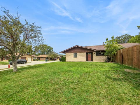 Tiny photo for 131 Innsbrook Drive, Streamwood, IL 60107 (MLS # 12702910)