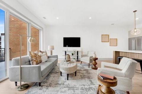 Tiny photo for 1548 W Ardmore Avenue #3F, Chicago, IL 60660 (MLS # 12583205)