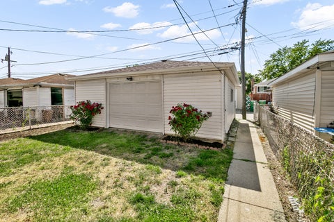 Tiny photo for 7704 Mcvicker Avenue, Burbank, IL 60459 (MLS # 12727128)