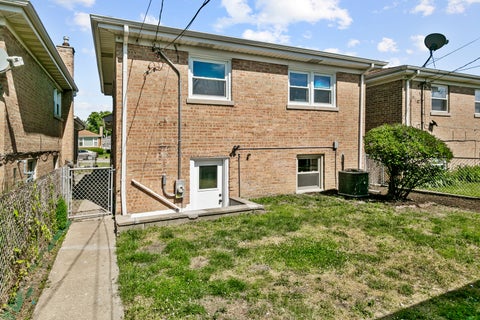 Tiny photo for 7704 Mcvicker Avenue, Burbank, IL 60459 (MLS # 12727128)