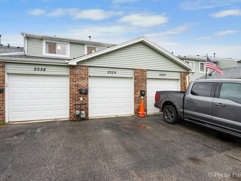 Tiny photo for 2024 Sudbury Drive, Hoffman Estates, IL 60169 (MLS # 12697584)