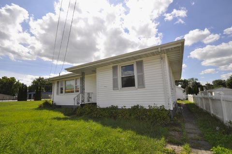 Tiny photo for 1015 1st Avenue, Ottawa, IL 61350 (MLS # 12736837)