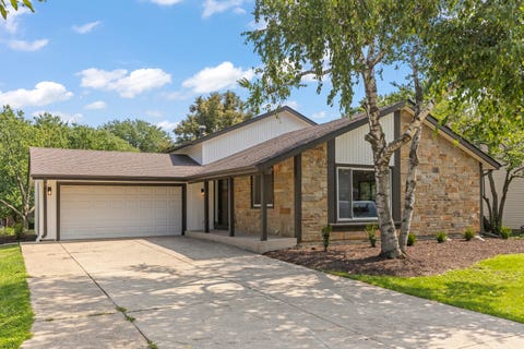 Photo of 6557 Raintree Court, Lisle, IL 60532 (MLS # 12727380)