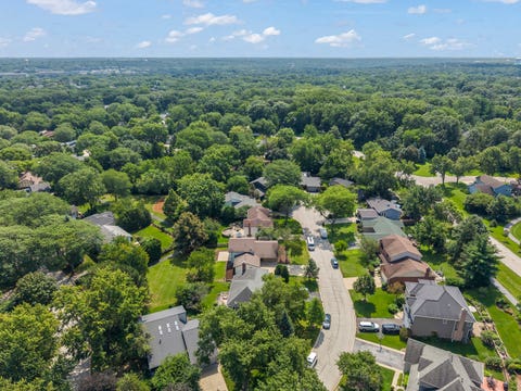 Tiny photo for 6557 Raintree Court, Lisle, IL 60532 (MLS # 12727380)