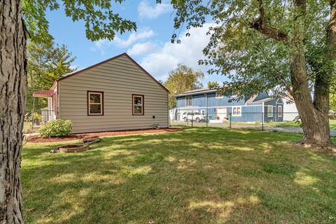 Tiny photo for 1901 Wilcox Street, Crest Hill, IL 60403 (MLS # 12474483)