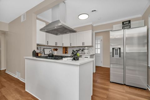 Tiny photo for 1901 Wilcox Street, Crest Hill, IL 60403 (MLS # 12474483)